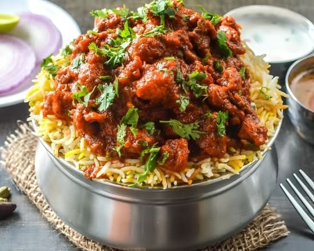 Vijayawada Chicken Biryani (Boneless) Family Pack.